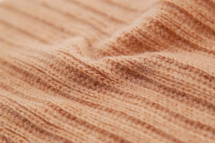 100% Premium Wool Yarn price